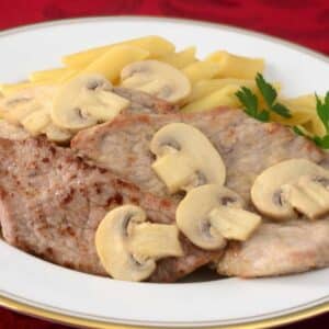 veal cutlets (6) Veal Cutlets